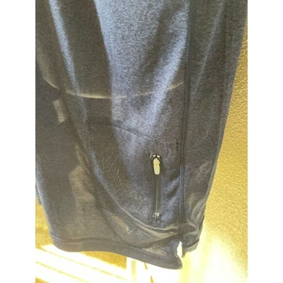 Reebok Men Performance NEW V-Neck Shirt - Size XL - Picture 6 of 7